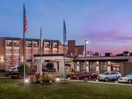 MKE Crowne Plaza Airport Hotel - Image 1 of 5