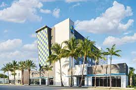 Tru by Hilton Ft Lauderdale Airport Valet - Image 1 of 3