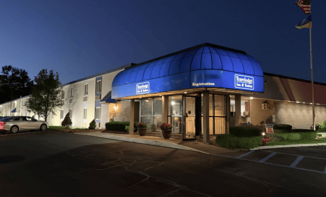 Travelodge Inn & Suites by Wyndham Albany - Image 1 of 4