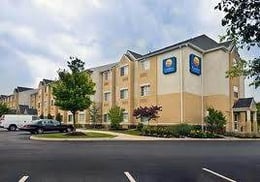 Parking at Comfort Inn & Suites Dulles Airport