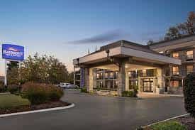 Parking atBaymont by Wyndham Nashville near Nashville Airport Parking
