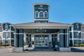 Parking atClarion Pointe Indianapolis Airport Hotel near Indianapolis Airport Parking