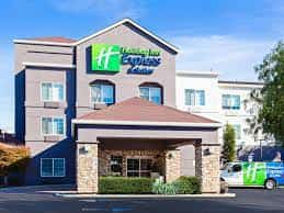 Parking atHoliday Inn Express & Suites Oakland Airport near Oakland Airport Parking