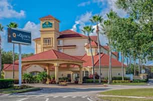 Parking atLa Quinta Inn and Suites MCO near Orlando Airport Parking
