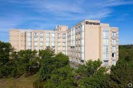 Parking atSheraton Suites Chicago Elk Grove near Chicago O\'Hare Airport Parking