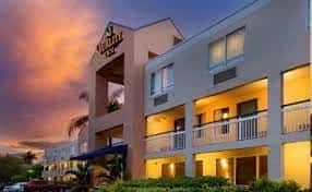 Parking atQuality Inn Miami Airport Hotel near Miami Airport Parking