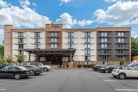 Parking at Comfort Inn Charlotte Airport Uptown near Charlotte Douglas Airport Parking