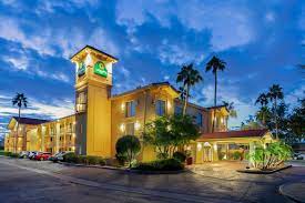 Parking at La Quinta Inn by Wyndham PHX near Phoenix Sky Harbor Airport Parking