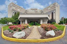 Parking atDoubletree by Hilton EWR near Newark Airport Parking