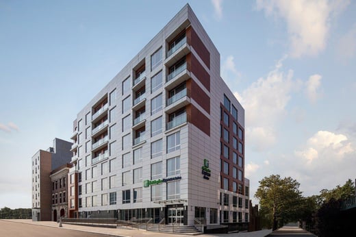 Parking atHoliday Inn Express and Suites Woodside LGA near LaGuardia Airport Parking