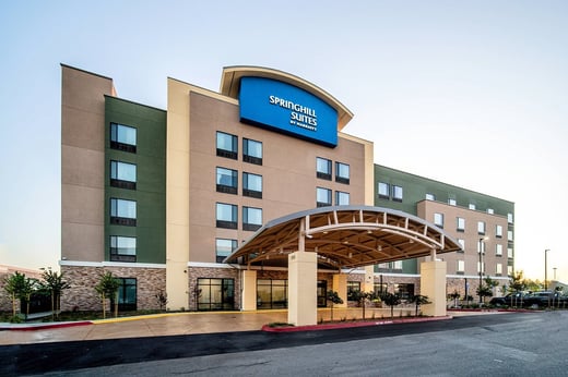 Parking atSpringHill Suites by Marriott OAK near Oakland Airport Parking