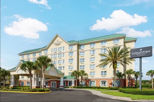 Parking at Country Inn and Suites by Radisson MCO near Orlando Airport Parking