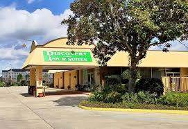 Parking at Discovery Inn LFT near Lafayette Airport Parking