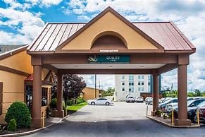 Parking at Buffalo Quality Inn