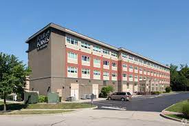Parking at Holiday Inn Express Columbus Easton CMH Airport