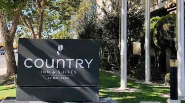 Parking at The Country Inn and Suites by Radisson SJC