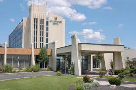 Parking at M. Buffalo Airport Hotel