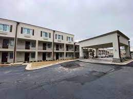 Parking at Baymont by Wyndham College Park Atlanta Airport South