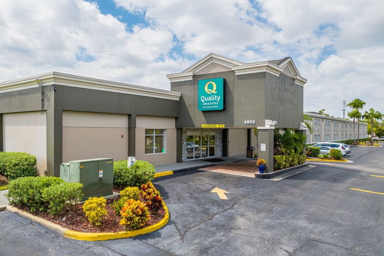 Parking at Quality Inn and Suites Port of Tampa