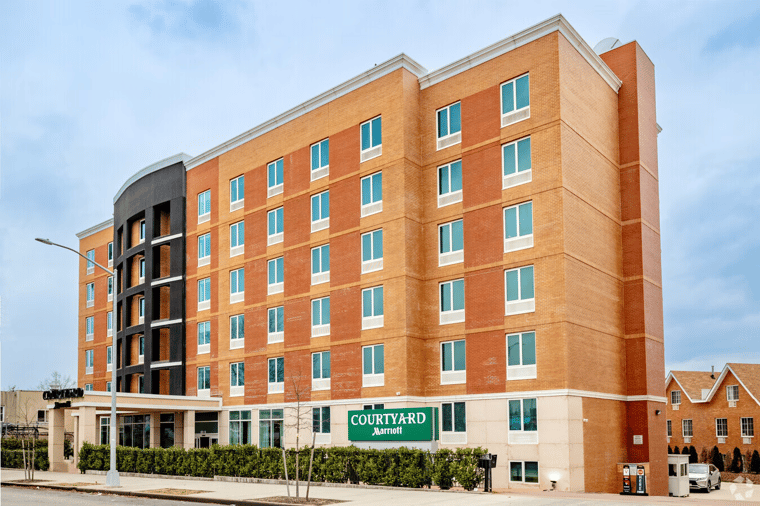 Parking at Courtyard by Marriott LGA queens/ Fresh Meadows
