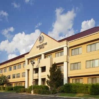 Parking at Doubletree Suites by Hilton BNA