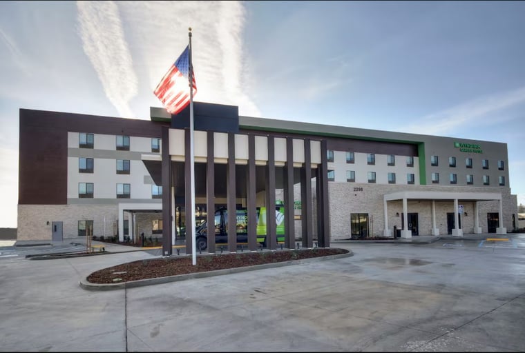 Parking at Wyndham Garden Sacremento Airport Natomas