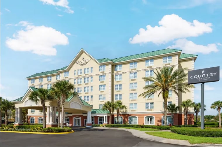 Parking at Country Inn and Suites by Radisson MCO